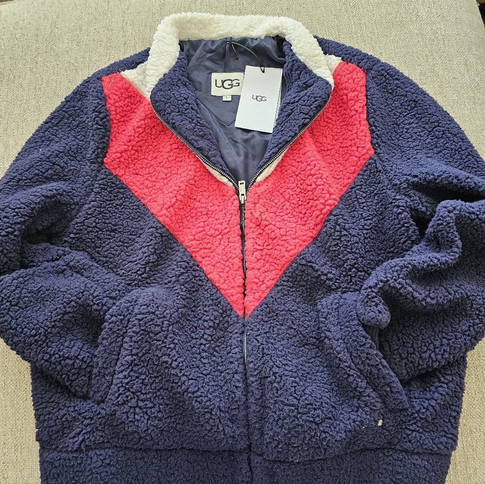 UGG  sweater